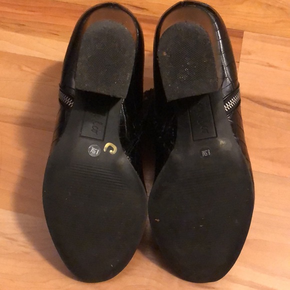 3/$20 Fake alligator shortie boots with heels | size 8.5 - Picture 5 of 6